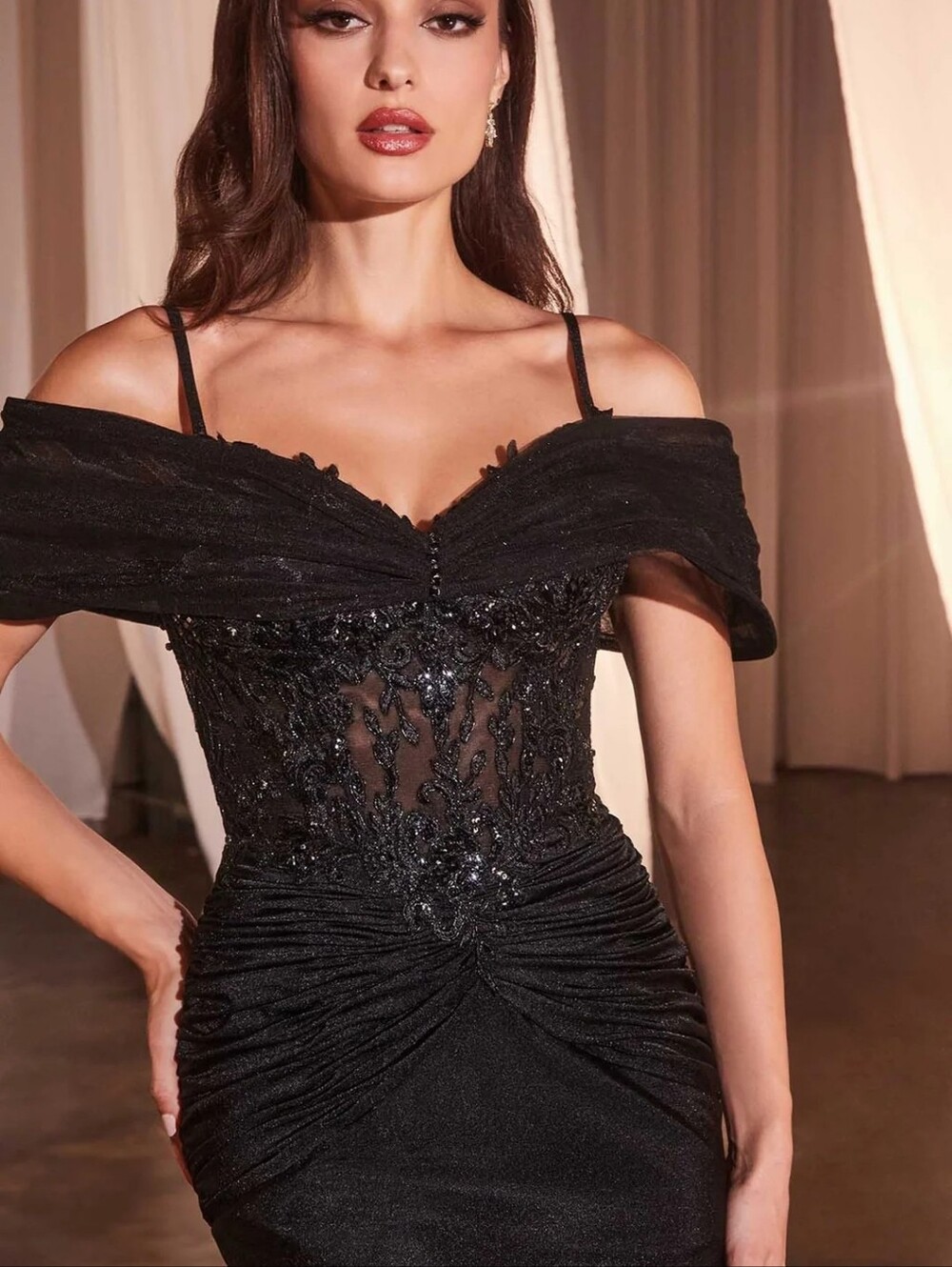 Elegant Black Sequin Evening Dress - Picture 13 of 15